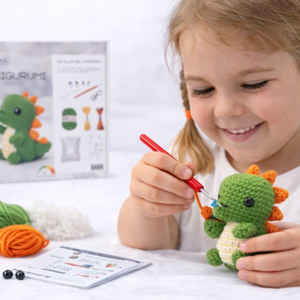 Zestaw do szydełkowania DIY AMIGURUMI maskotka DINOZAUR + akcesoria
